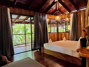 Superior huisje | Luxe beddengoed, een kluis op de kamer, gratis wifi, beddengoed