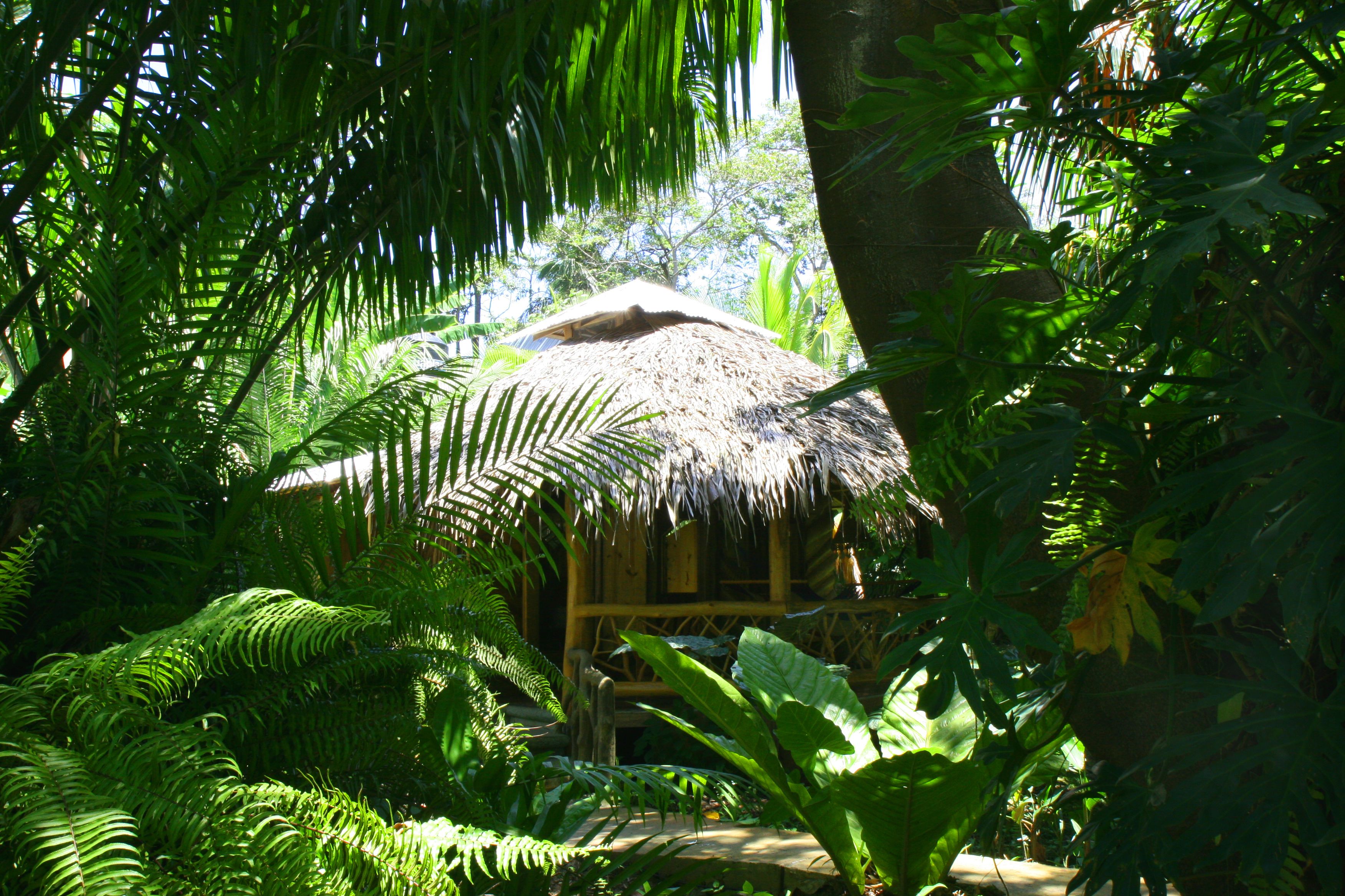 4 bed bungalow (1 queen, 1 double, & 2 single beds) | terrace/patio