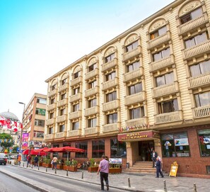 Exterior - Hotel Buyuk Hamit (Istanbul)