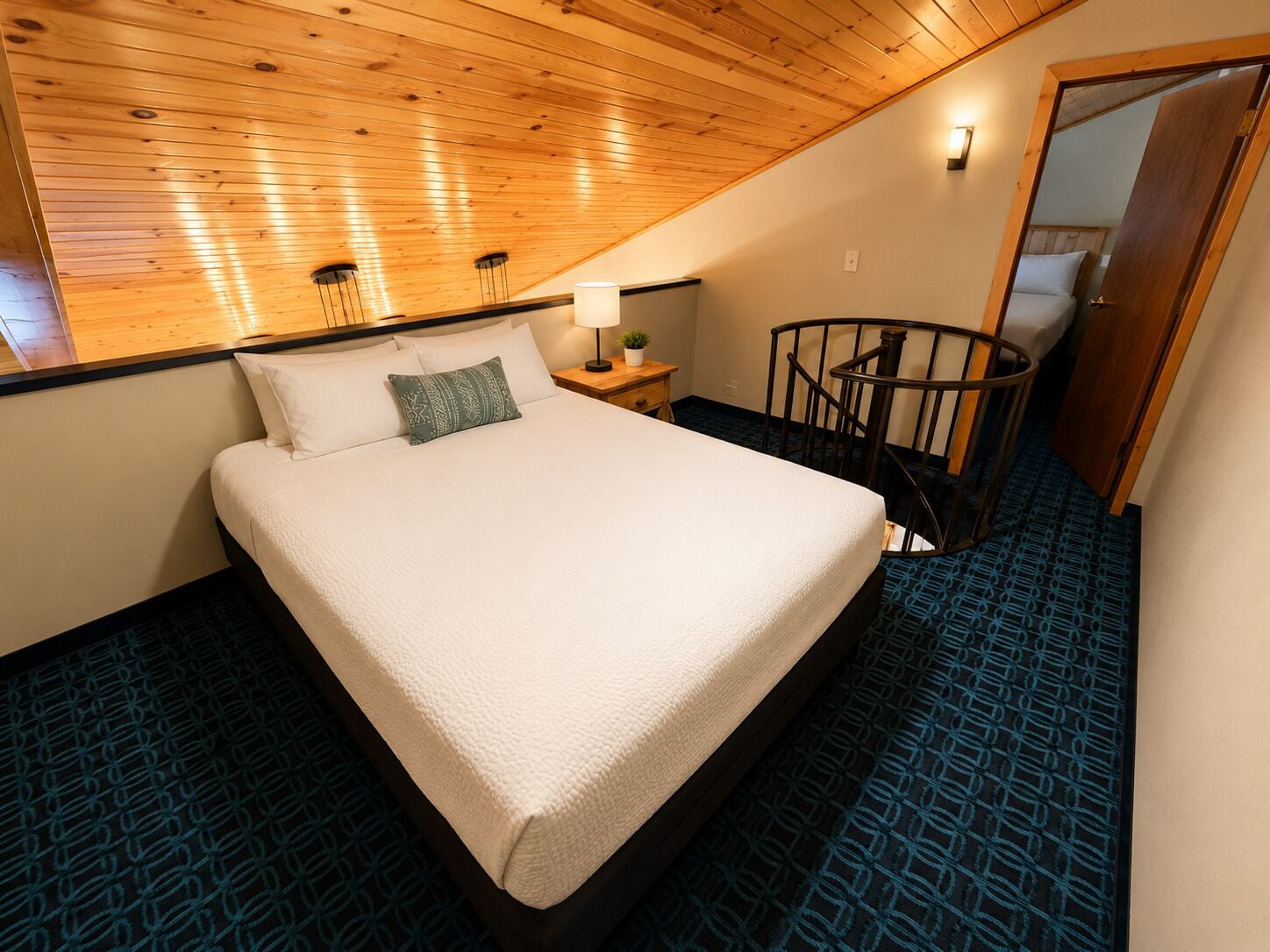 Suite familiar, 3 habitaciones, cocina | Escritorio, tabla de planchar con plancha, wifi gratis y despertador 