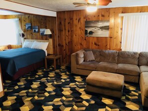 Family Suite, 2 Bedrooms, Kitchen | Living room