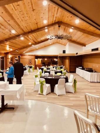 Banquet hall. The Round Barn Lodge
