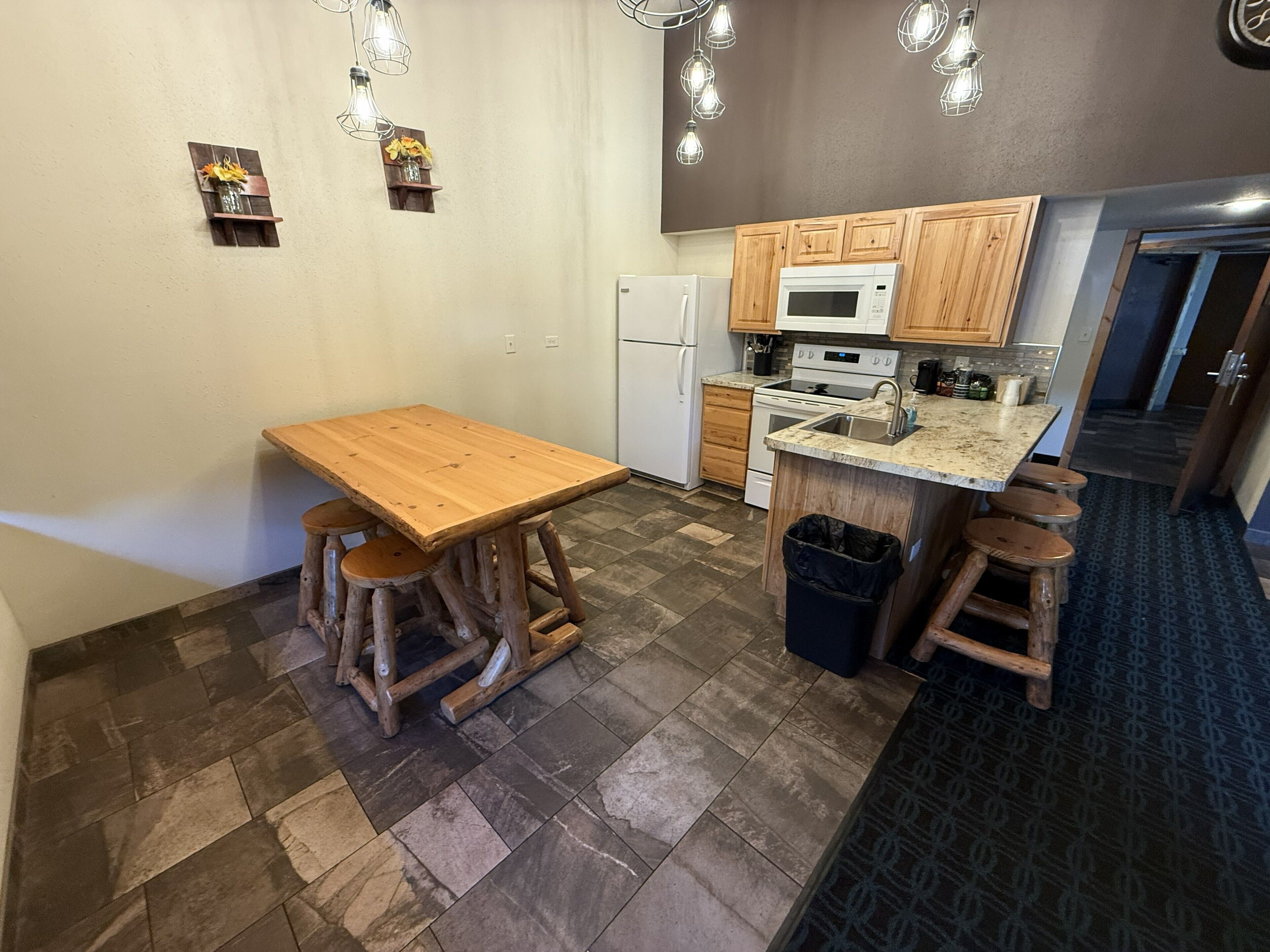 Family Suite, 3 Bedrooms, Kitchen | Private kitchen | Coffee/tea maker