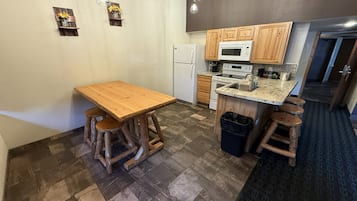Family Suite, 3 Bedrooms, Kitchen | Private kitchen | Coffee/tea maker