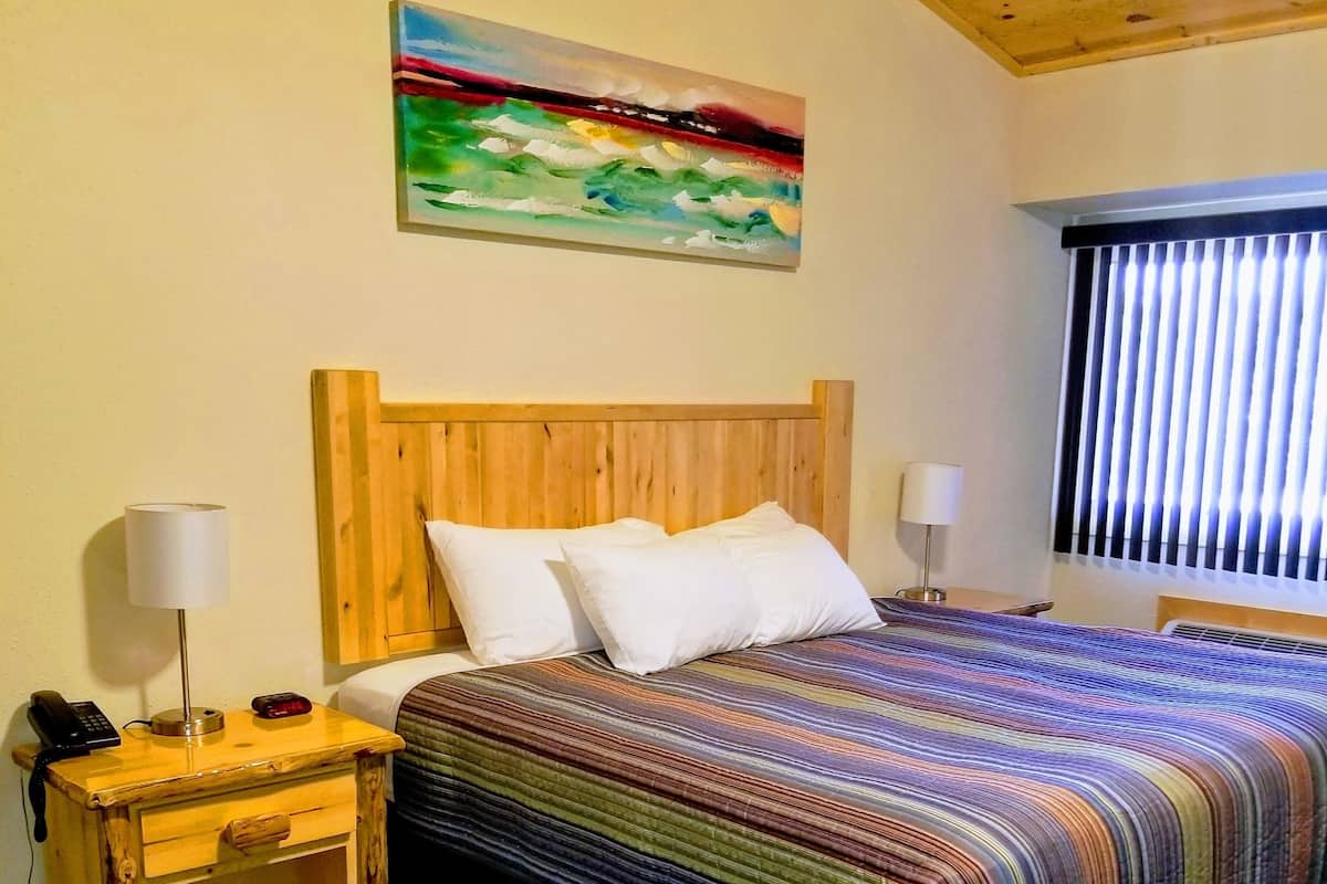 Family Suite, 3 Bedrooms, Kitchen | Desk, iron/ironing board, free WiFi, alarm clocks