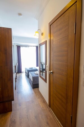 Een kluis op de kamer, gratis wifi, beddengoed