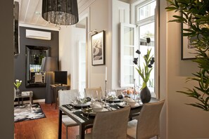 Apartment, 1 Bedroom, Without Lift Access, Kitchenette | Γεύματα στο δωμάτιο