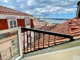 Apartamento premium, vista para o rio | Vista da sacada