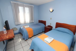 Chambre Standard, 1 lit double ou 2 lits jumeaux