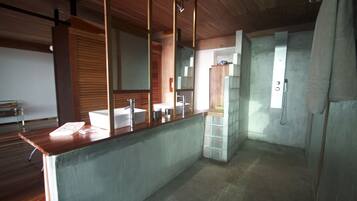 Exclusive Bungalow, 1 Katil Raja (King), Ocean View | Bilik Mandi | Pancuran mandi, kelengkapan dandanan diri percuma, tuala disediakan