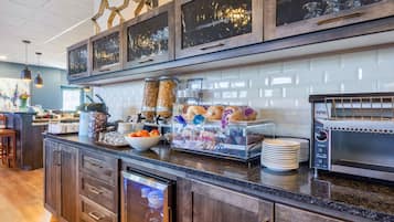 Petit déjeuner préparé à la commande compris tous les jours