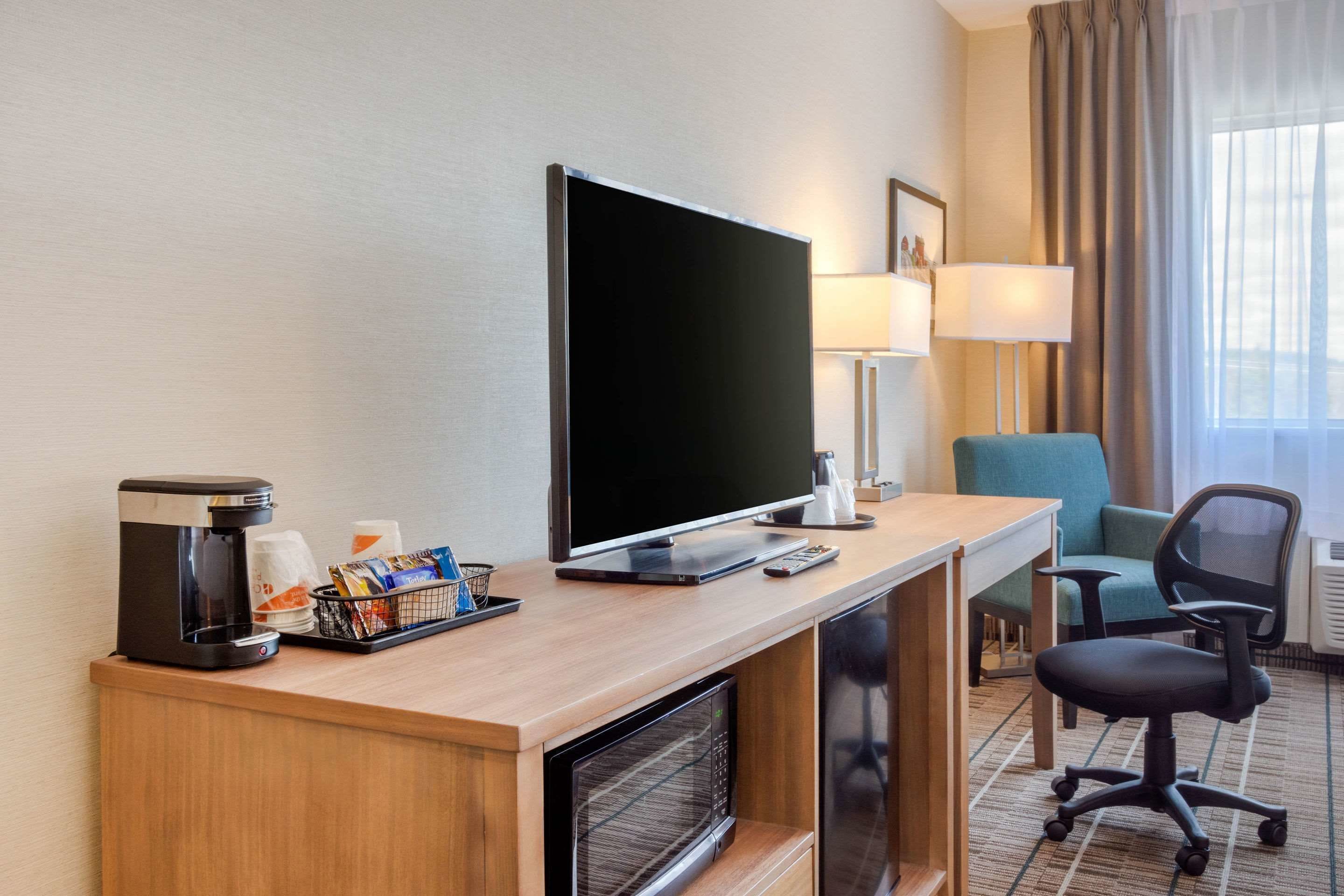 standard room, 2 queen beds, non smoking | desk, blackout curtains, iron/ironing board, free cots/infant beds