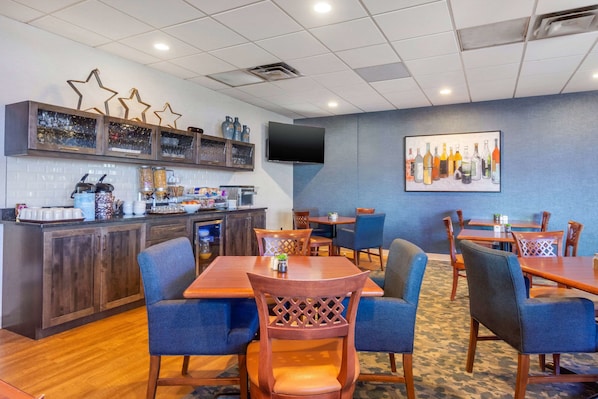 Free daily cooked-to-order breakfast