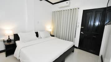 Standard King/Twin (3rd Floor) | In-room safe, iron/ironing board, free WiFi