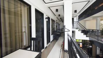 Standard King/Twin (3rd Floor) | In-room safe, iron/ironing board, free WiFi