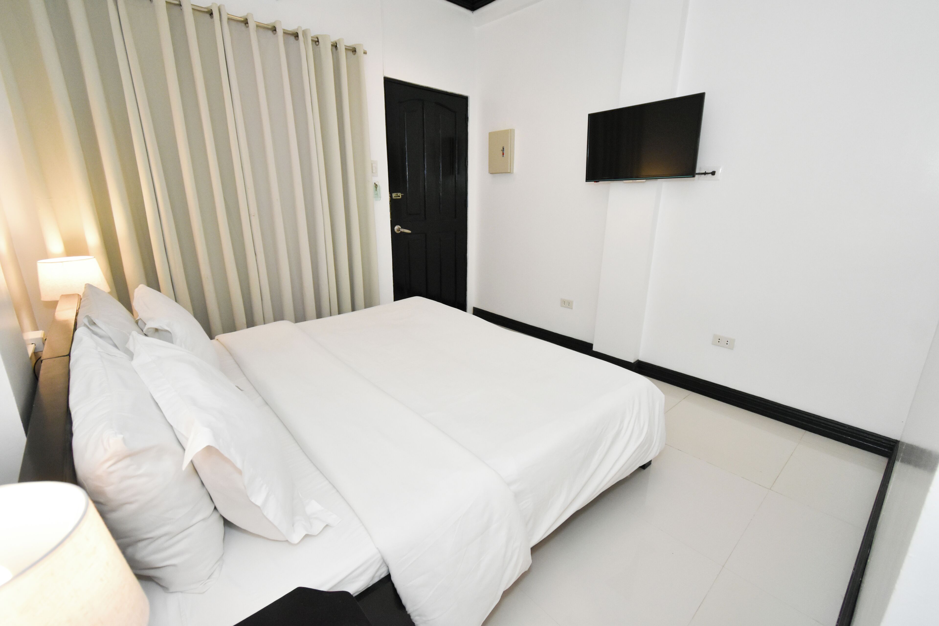 standard king/twin (3rd floor) | in-room safe, iron/ironing board, free wifi