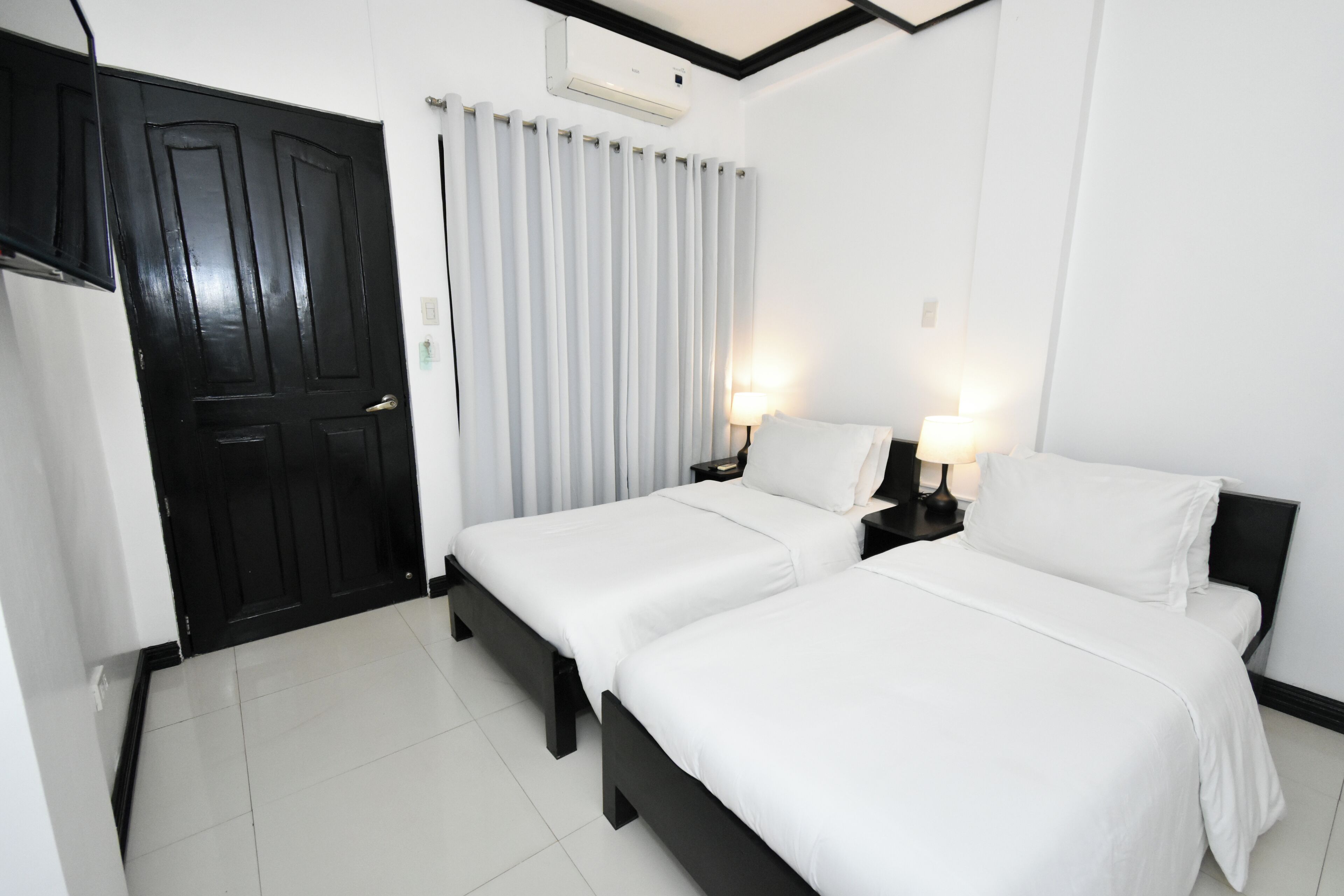 standard king/twin (3rd floor) | in-room safe, iron/ironing board, free wifi