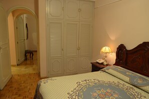 Desk, iron/ironing board, free WiFi - Hotel Boutique Los Angeles (Guanajuato)