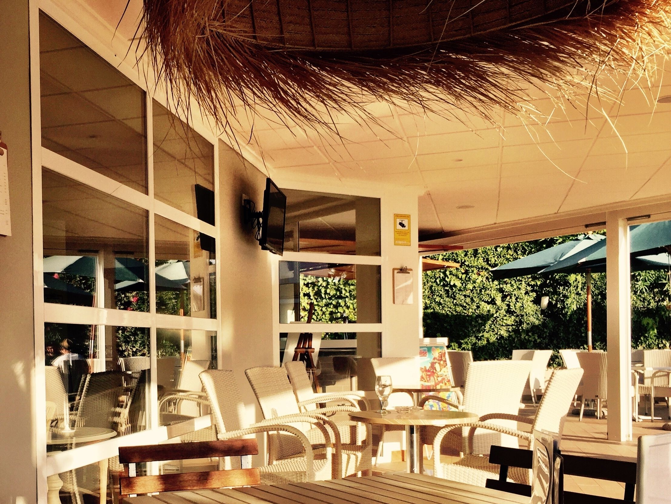 Bar junto a la piscina