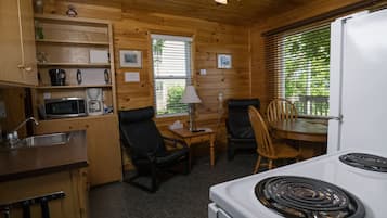 Standard Cottage, 2 Queen Beds (#1) | Minibar, soundproofing, free WiFi, bed sheets