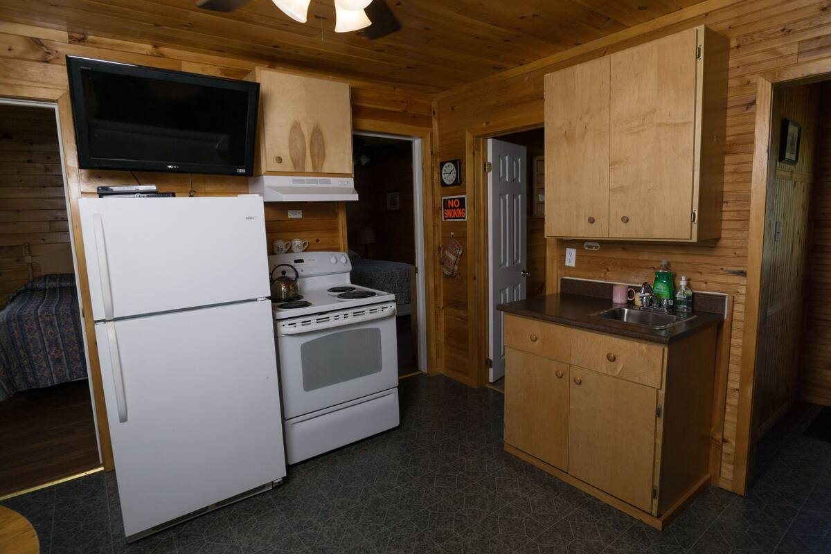 standard cottage, 2 queen beds (#1) | private kitchen | electric kettle