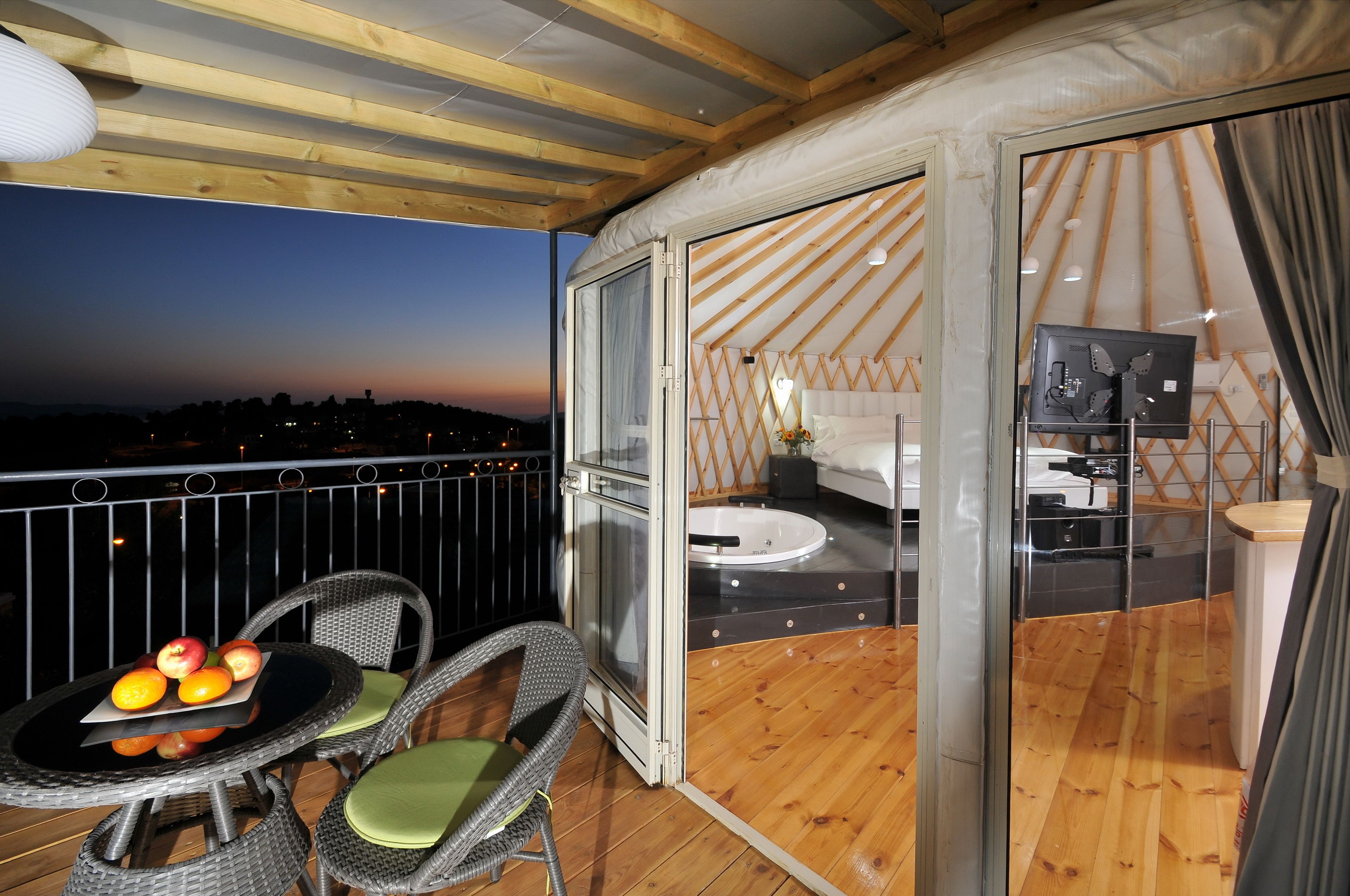 Suite Superior, pemandangan danau | Teras/patio