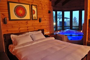 デラックス スイート レイクビュー | 高級寝具、ミニバー (無料)、客室ごとに異なる装飾、防音設備