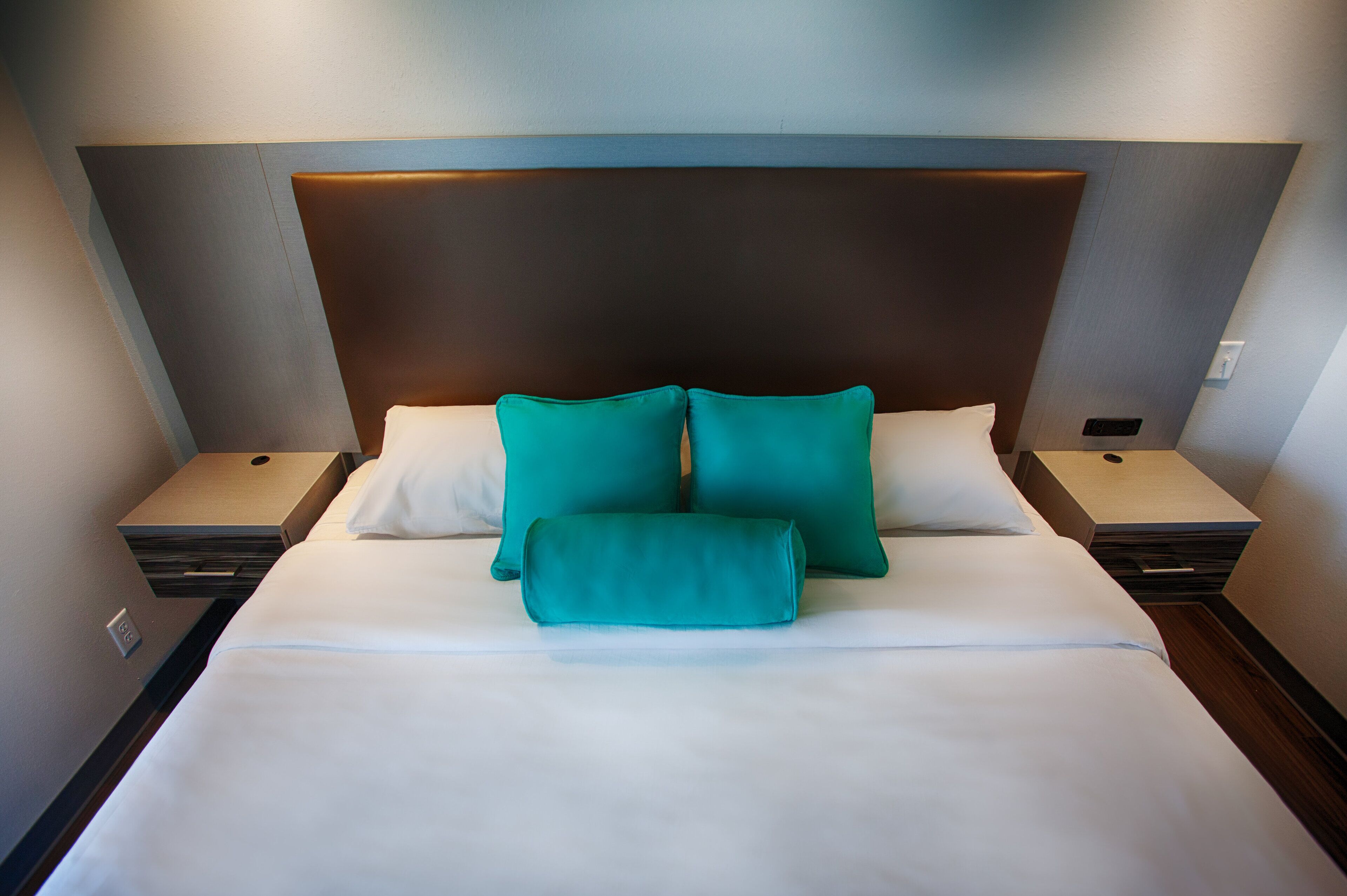 1 bedroom, premium bedding, down duvets, in-room safe