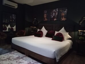 Ropa de cama de alta calidad, edredón y minibar