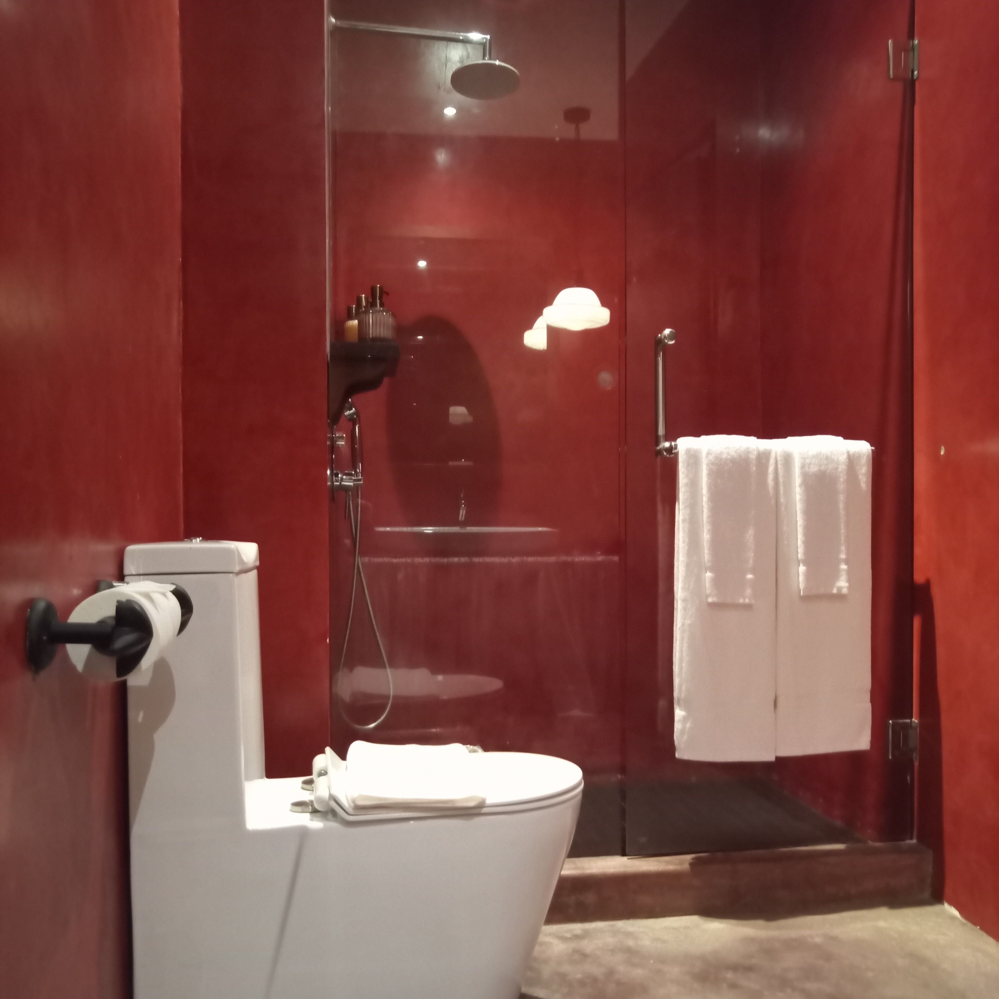 suite, 1 king bed | bathroom | shower, rainfall showerhead, free toiletries, hair dryer