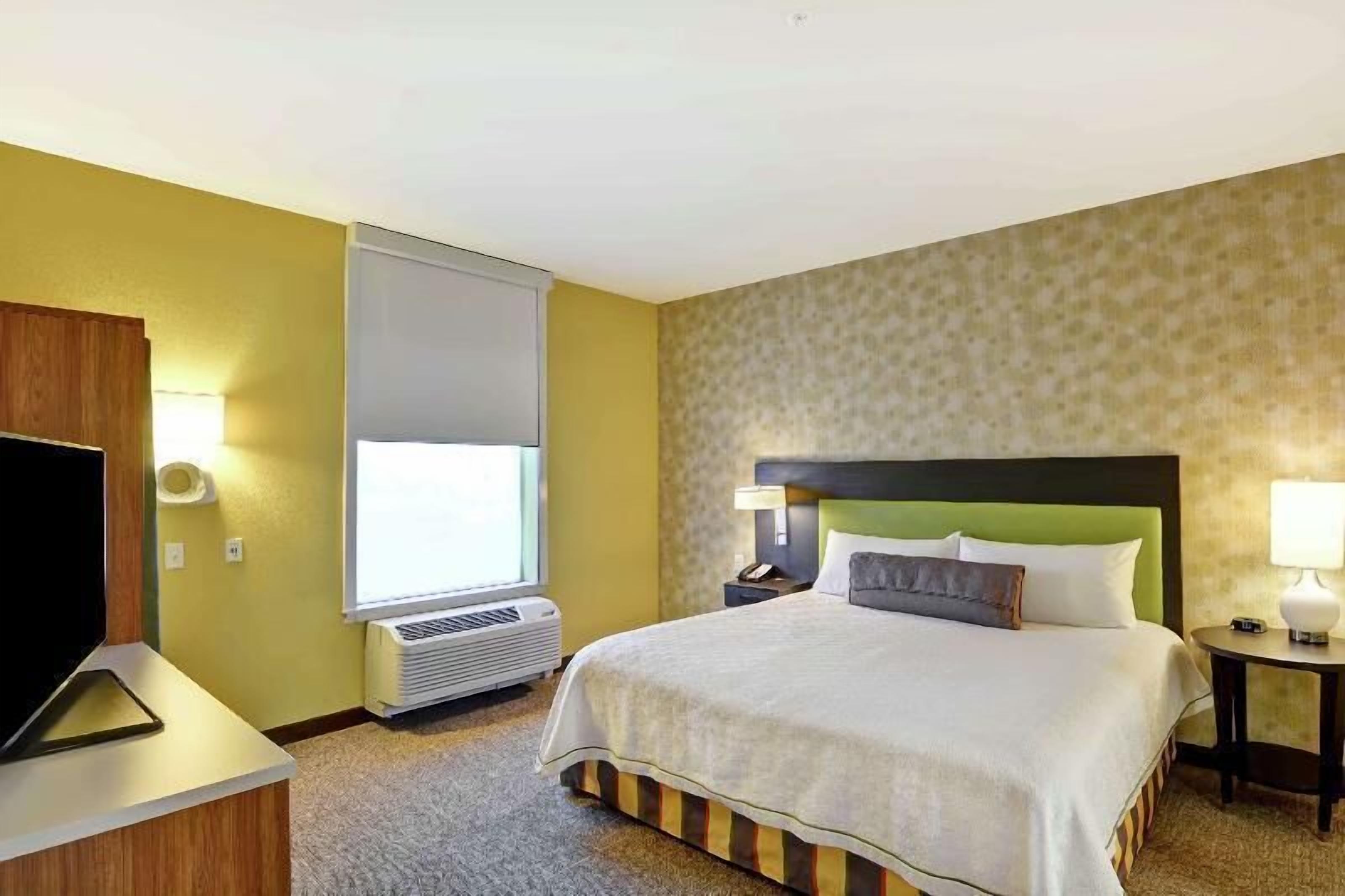 Cortinas blackout, tabla de planchar con plancha y wifi gratis 