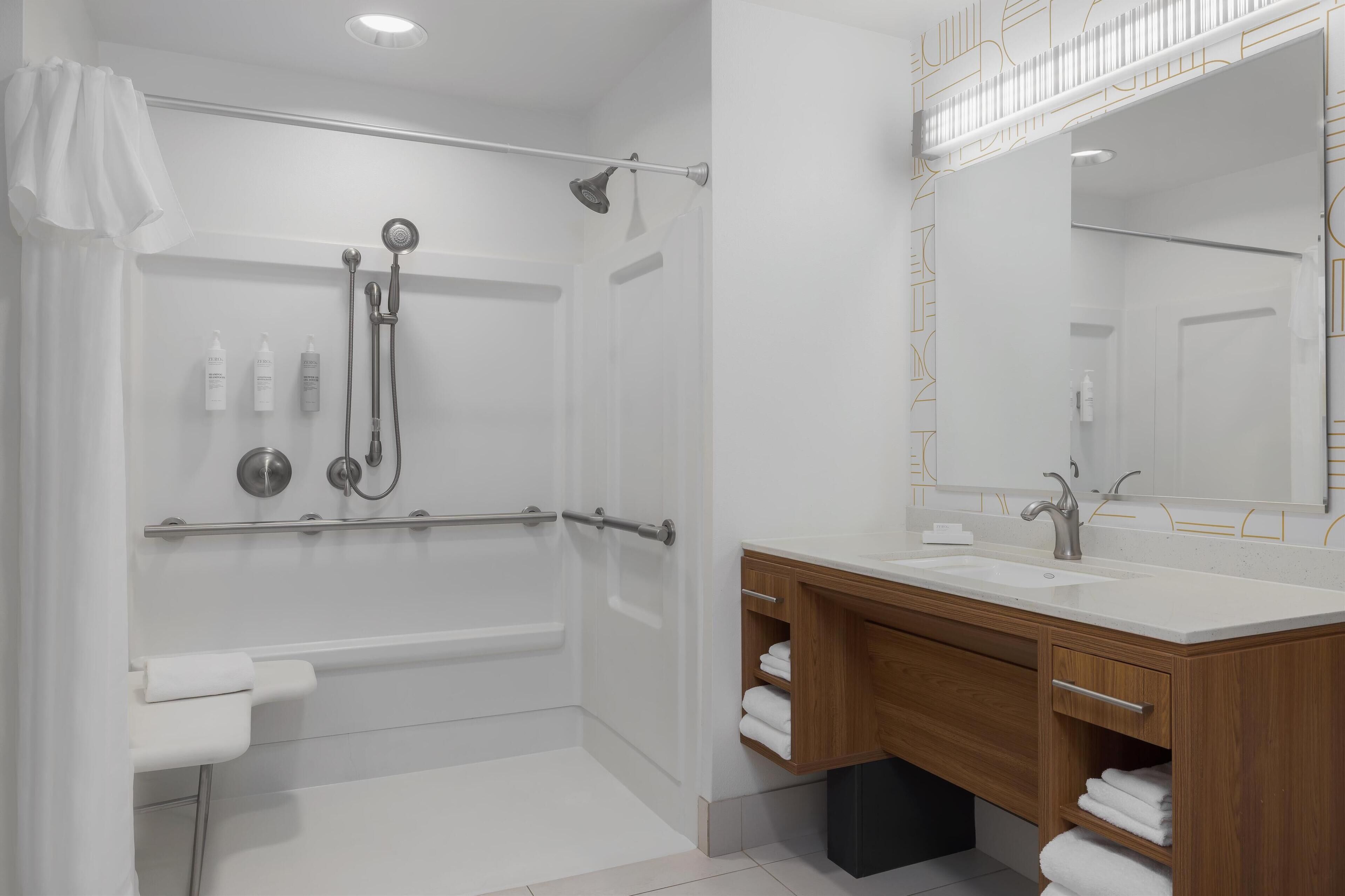 suite, 1 king bed, accessible (roll-in shower) | bathroom shower