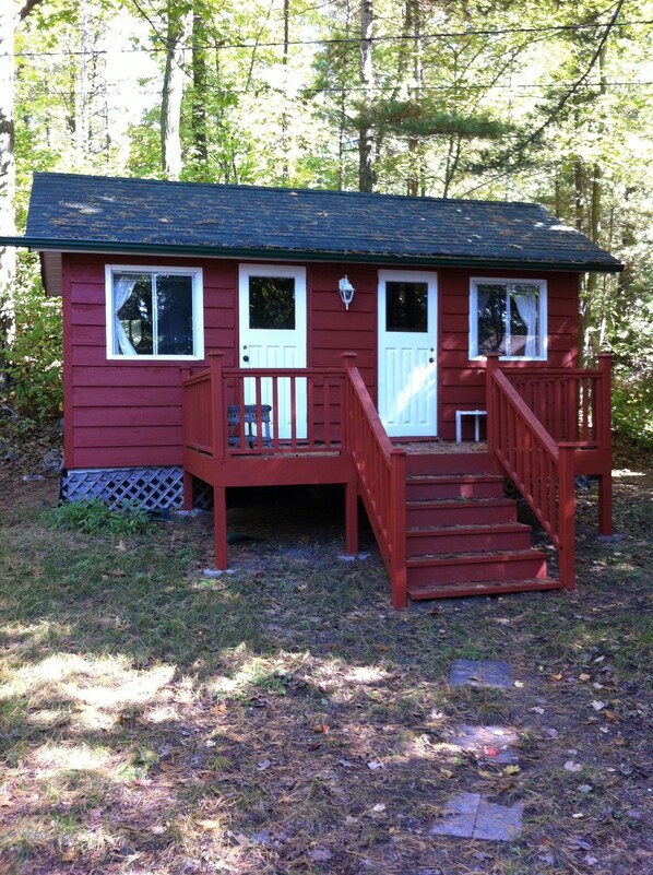 Front of property - Honey Harbour Cottage (Georgian Bay)