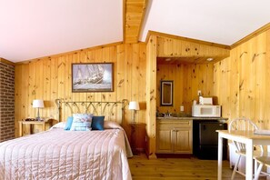 Decoración personalizada, muebles diferentes y cortinas blackout