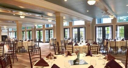 Niagara Crossing Hotel & Spa