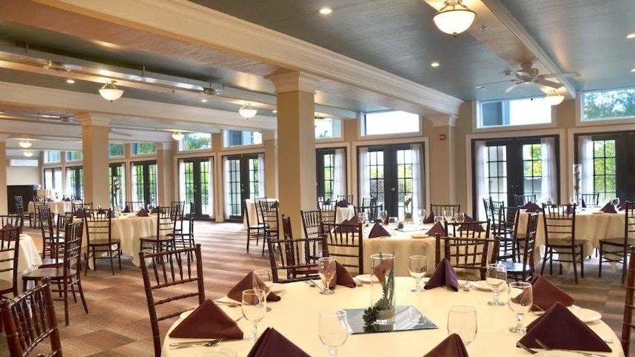 Niagara Crossing Hotel & Spa