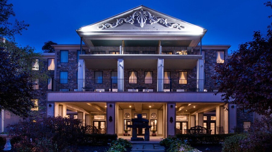 Niagara Crossing Hotel & Spa