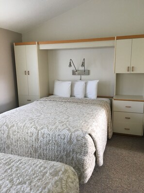 1 bedroom, iron/ironing board, free WiFi