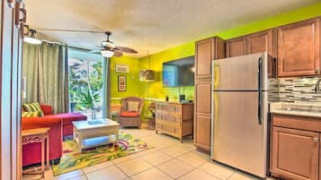 Panoramic Studio, Ocean View | Iron/ironing board, free WiFi, bed sheets