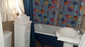 Cottage, 2 Bedrooms | Bathroom