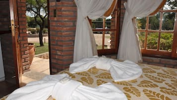 Exclusive Room | Minibar, in-room safe, free cribs/infant beds, rollaway beds
