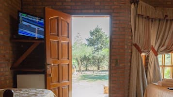 Exclusive Room | Minibar, in-room safe, free cribs/infant beds, rollaway beds