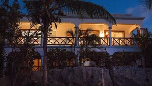 Unclassified image, 4 of 20, button - Seawater Villa (Island Harbour)
