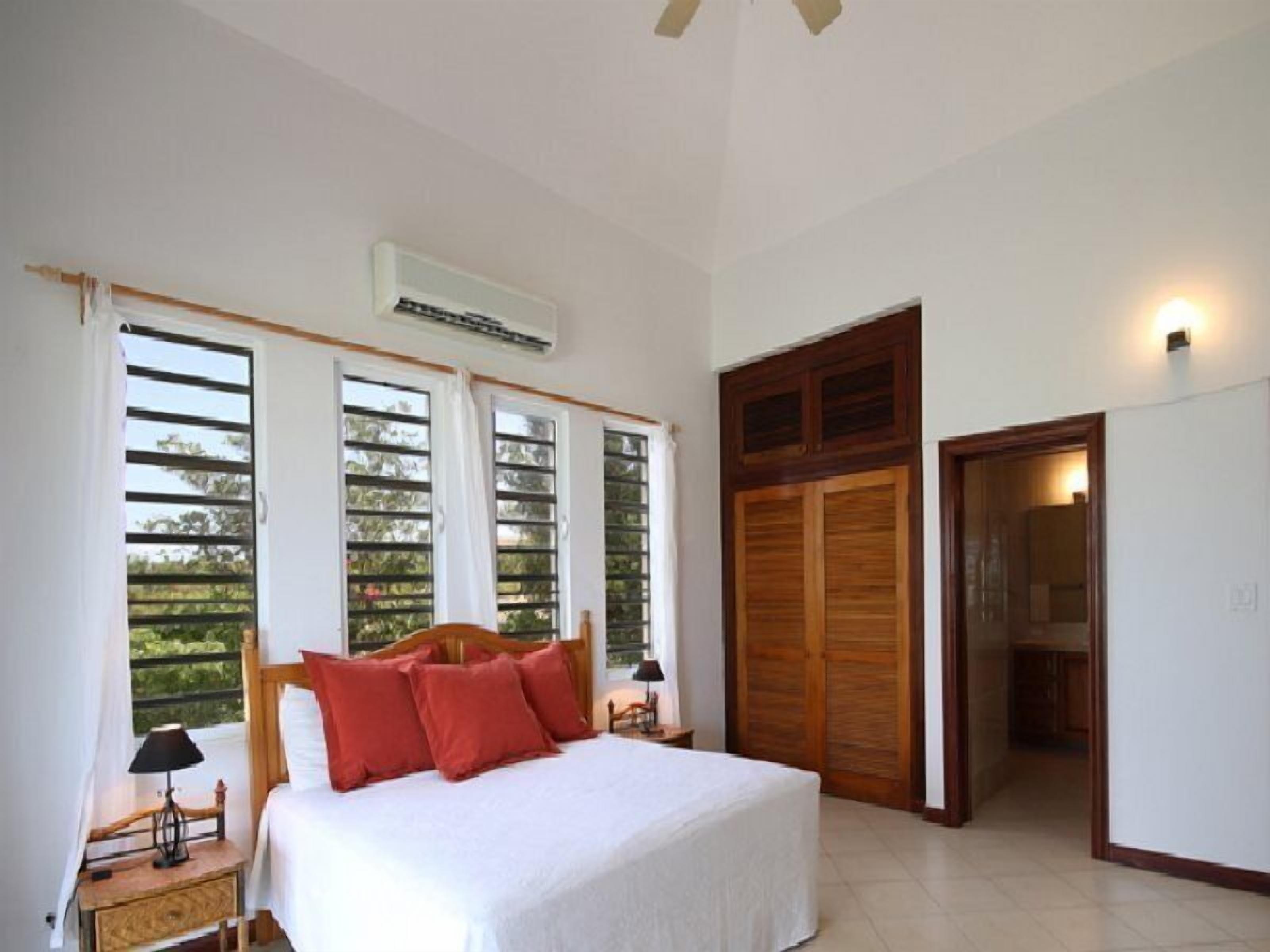 Signature Villa, 3 Bedrooms, Pool Access, Ocean View | 1 bedroom, premium bedding, iron/ironing board, cots/infant beds