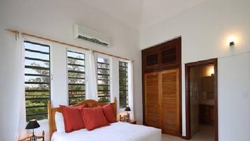 Signature Villa, 3 Bedrooms, Pool Access, Ocean View | 1 bedroom, premium bedding, iron/ironing board, cots/infant beds