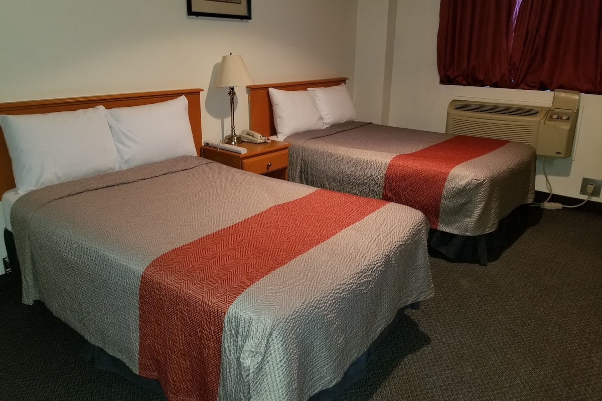 Zimmer, 2Â Doppelbetten, Kochnische