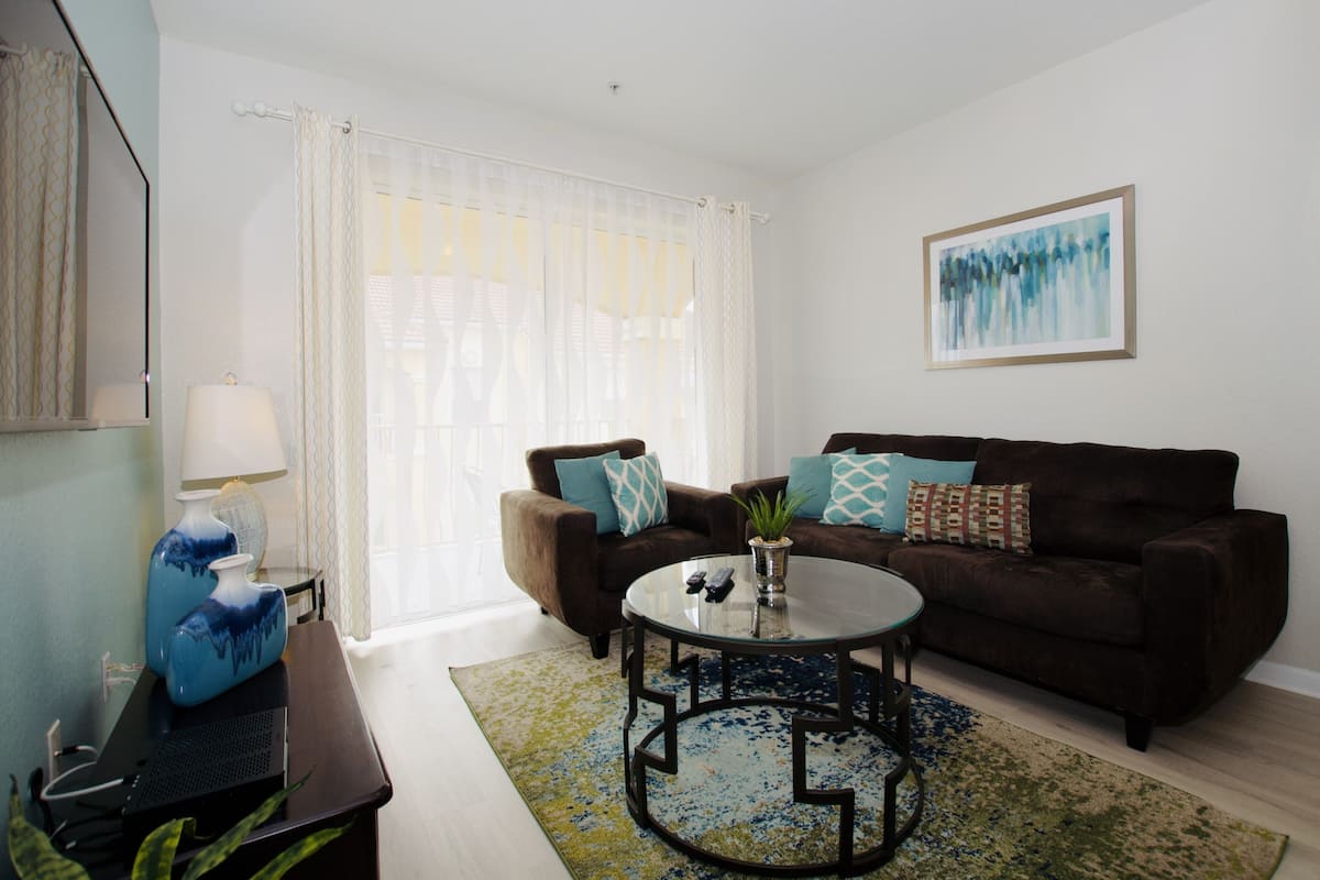 Standaard appartement, 2 slaapkamers, 2 badkamers, uitzicht op resort | 2 slaapkamers, individueel gedecoreerd, individueel gemeubileerd