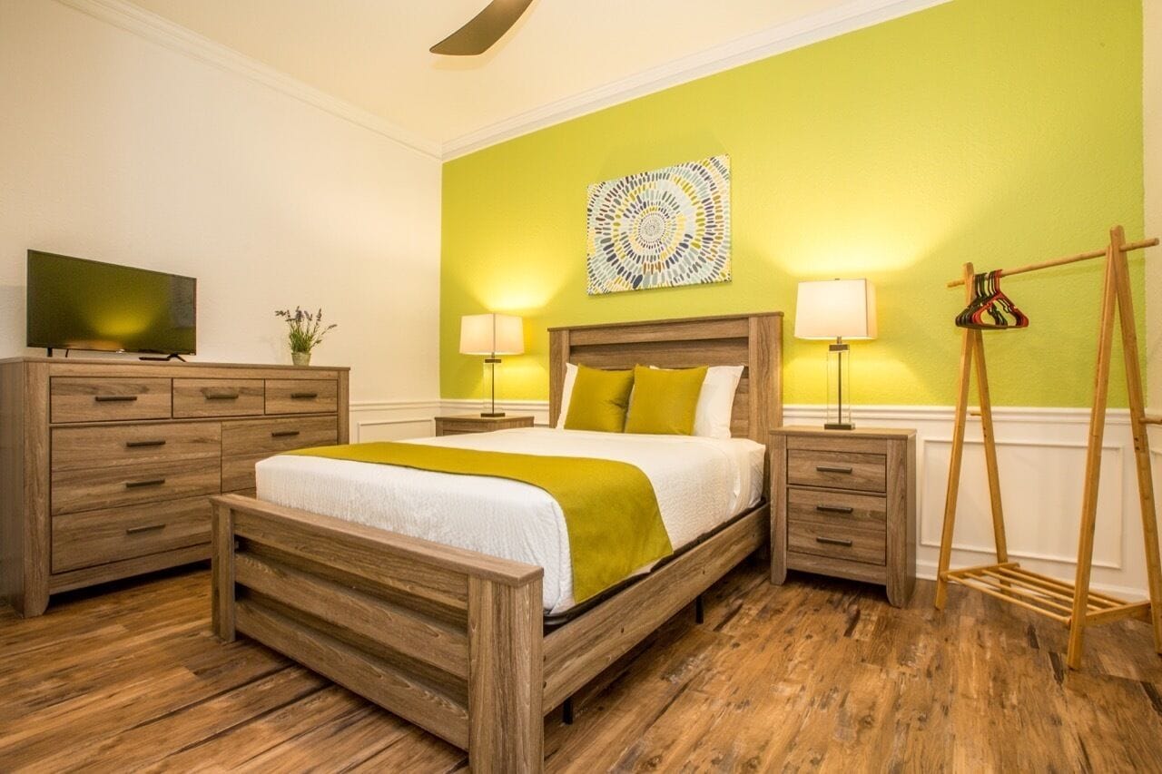 2 bedrooms, individually decorated, individually furnished