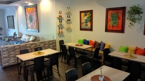 Free daily continental breakfast - Hotel Casa Fátima (Cartagena)