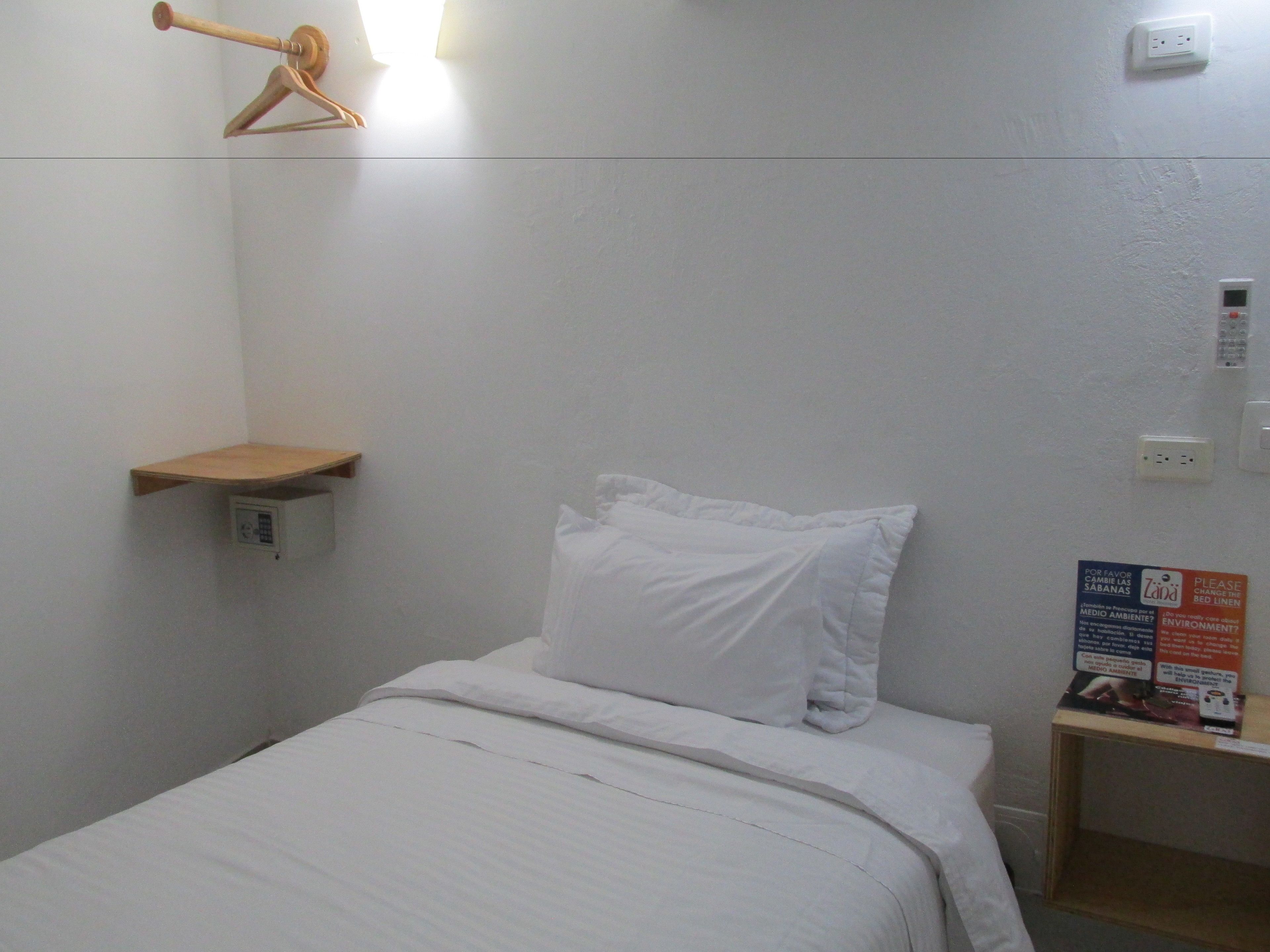 Habitación individual | Caja fuerte, wifi gratis, ropa de cama